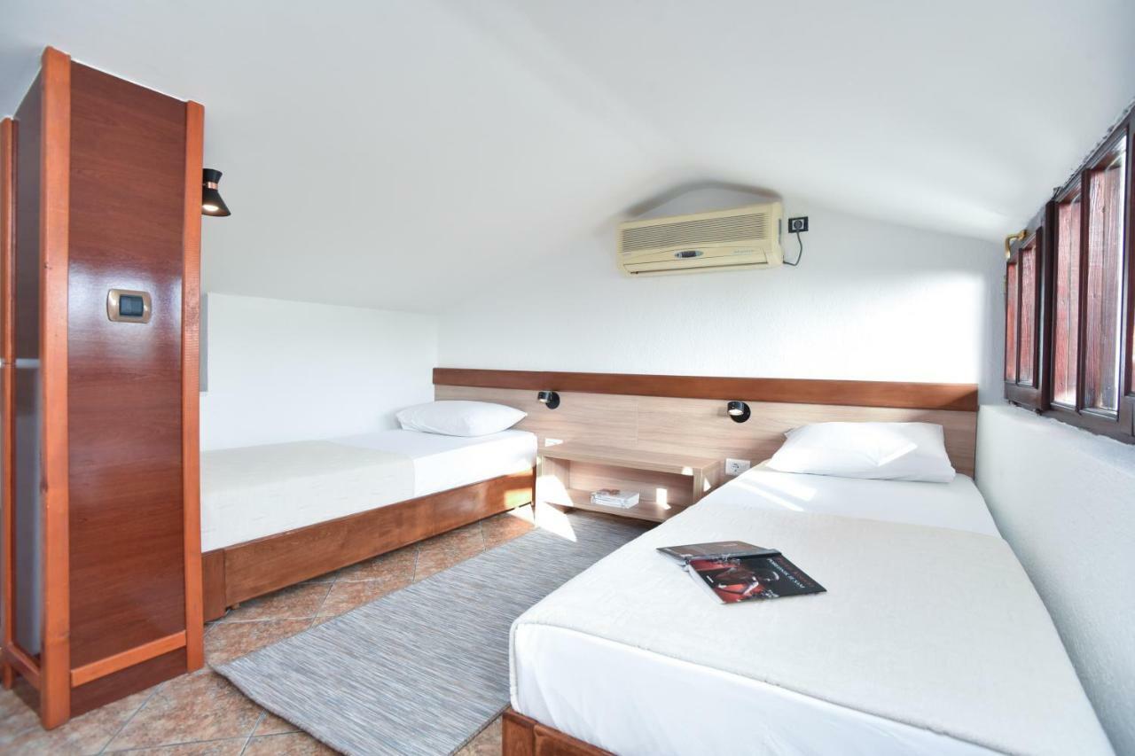 Guest House Jedro Petrovac Dış mekan fotoğraf